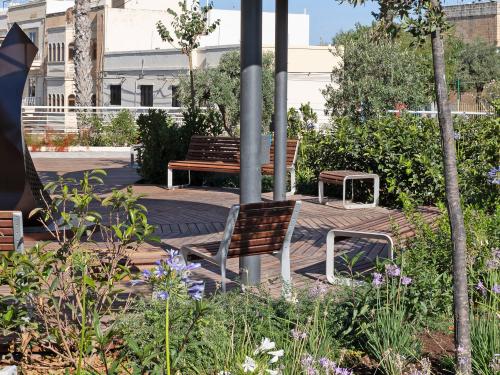 Toit vert avec sièges