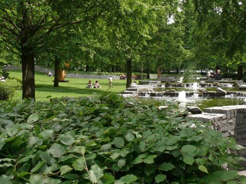 Parc avec jeux d'eau