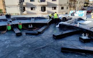 Le toit divisée en différentes sections