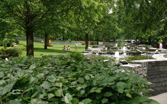 Parc avec jeux d'eau